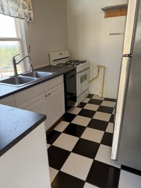 2 Bed / 1 Bath in SLC! – photo 1