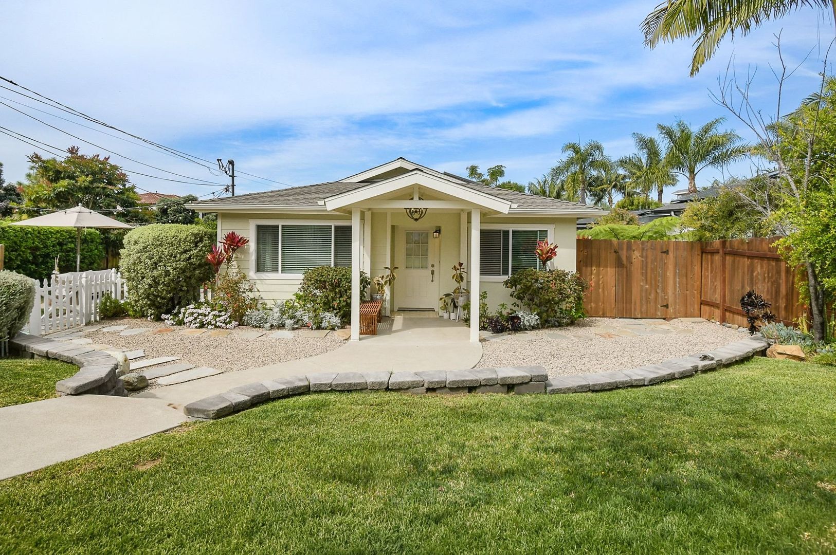 Encinitas House: 1704 Hygeia Ave