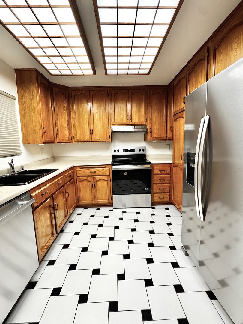 San Diego Condo: 2512 Clairemont #115