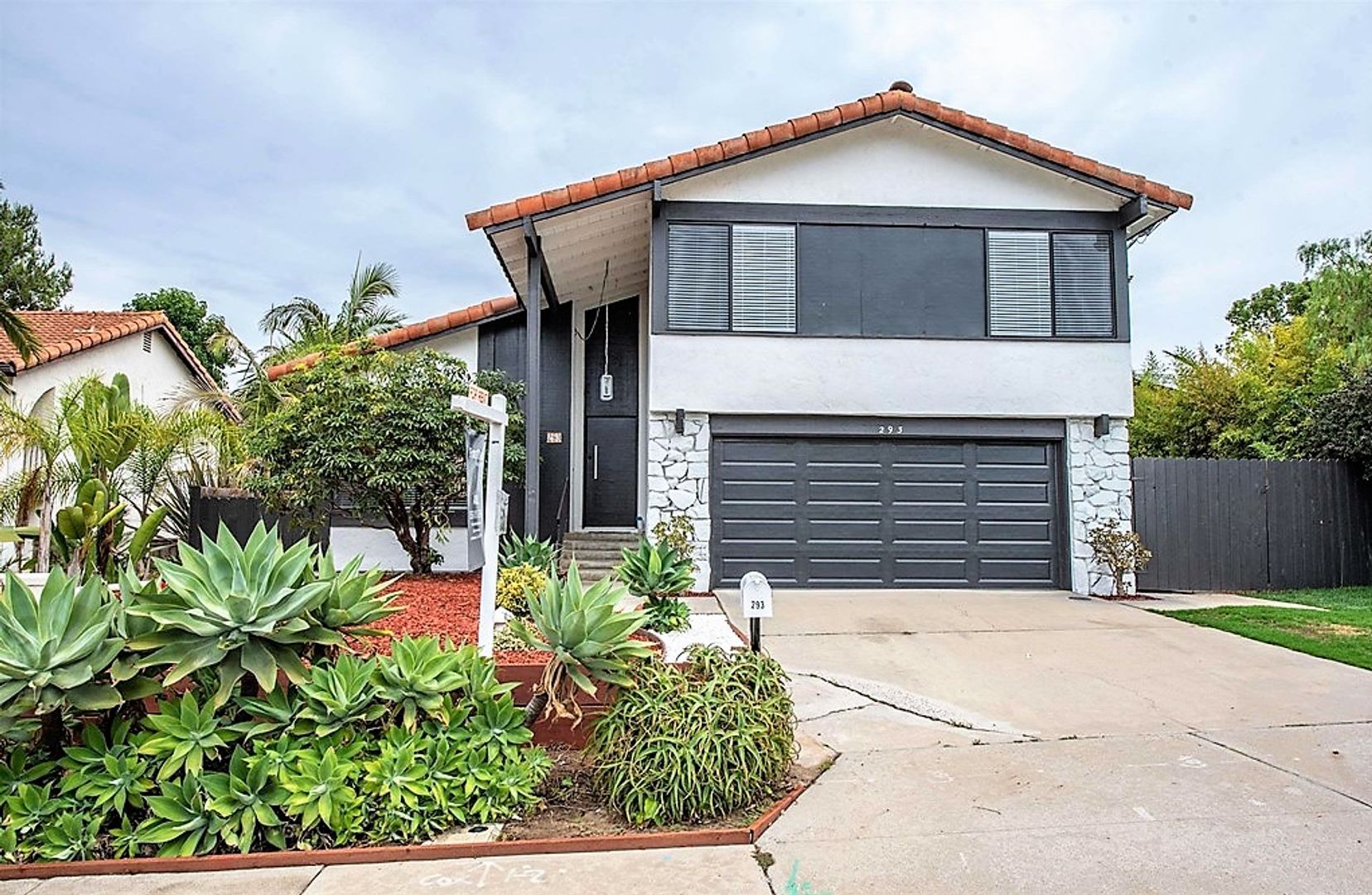 Encinitas House: 293 Chapalita Drive