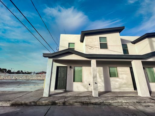 Mission Valley 3 Bedroom 2.5 Bath – photo 1