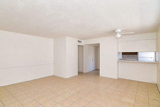 Central 1 Bedroom 1 Bath – photo 1