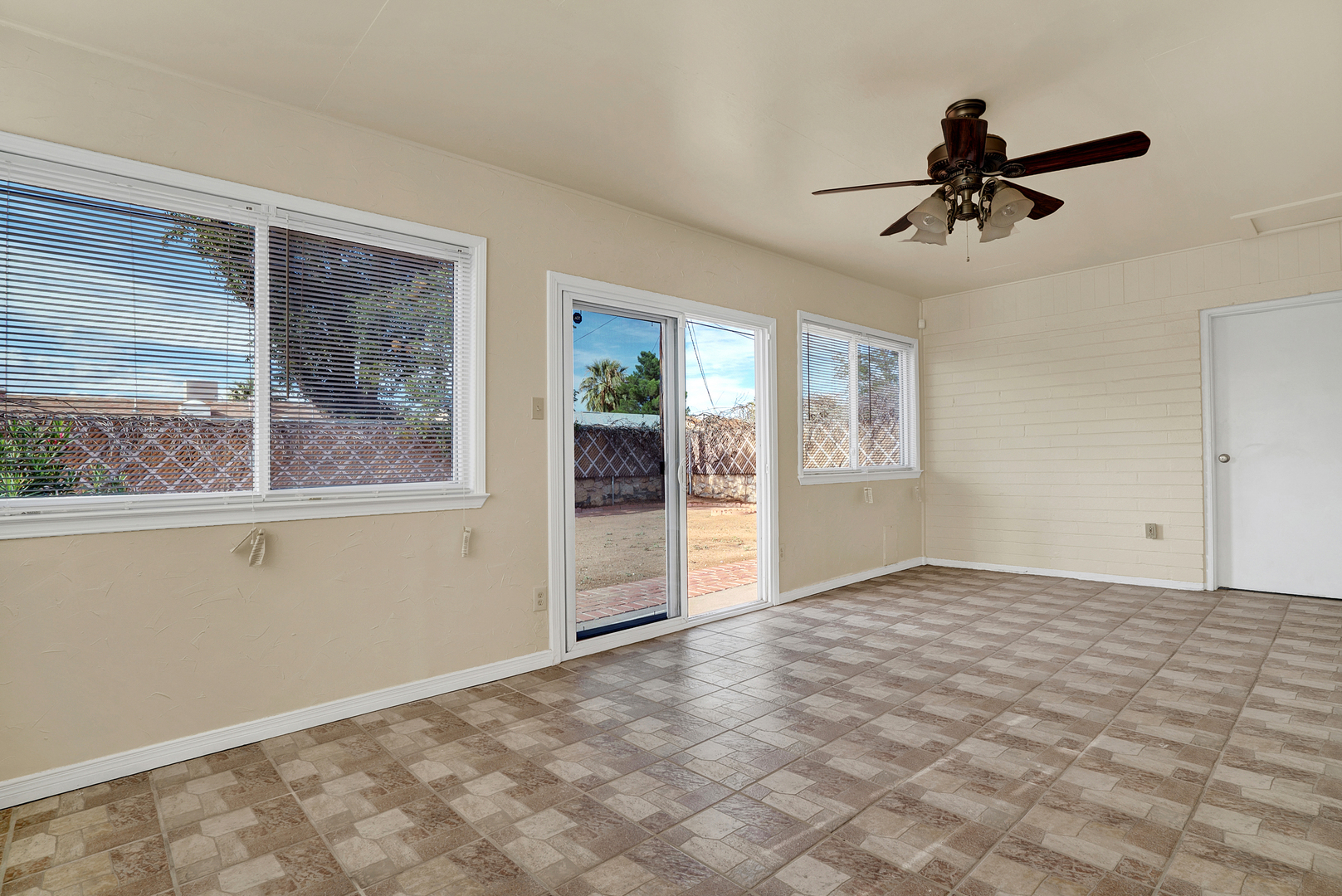 El Paso House: 8101 Parkland Drive