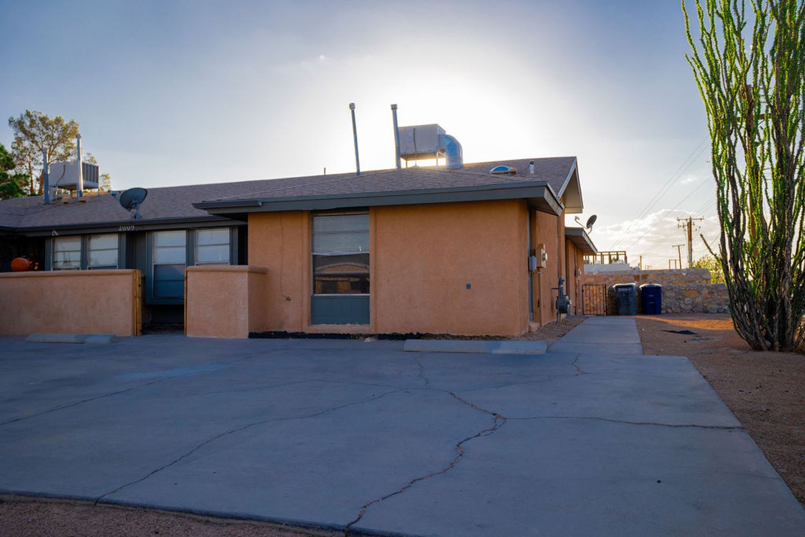 El Paso Apartment: 2009 Lake Omega Street