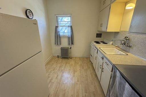 Listing photo thumbnail