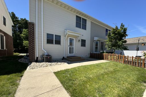 Listing photo thumbnail