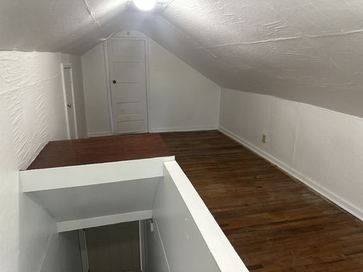 Listing photo thumbnail
