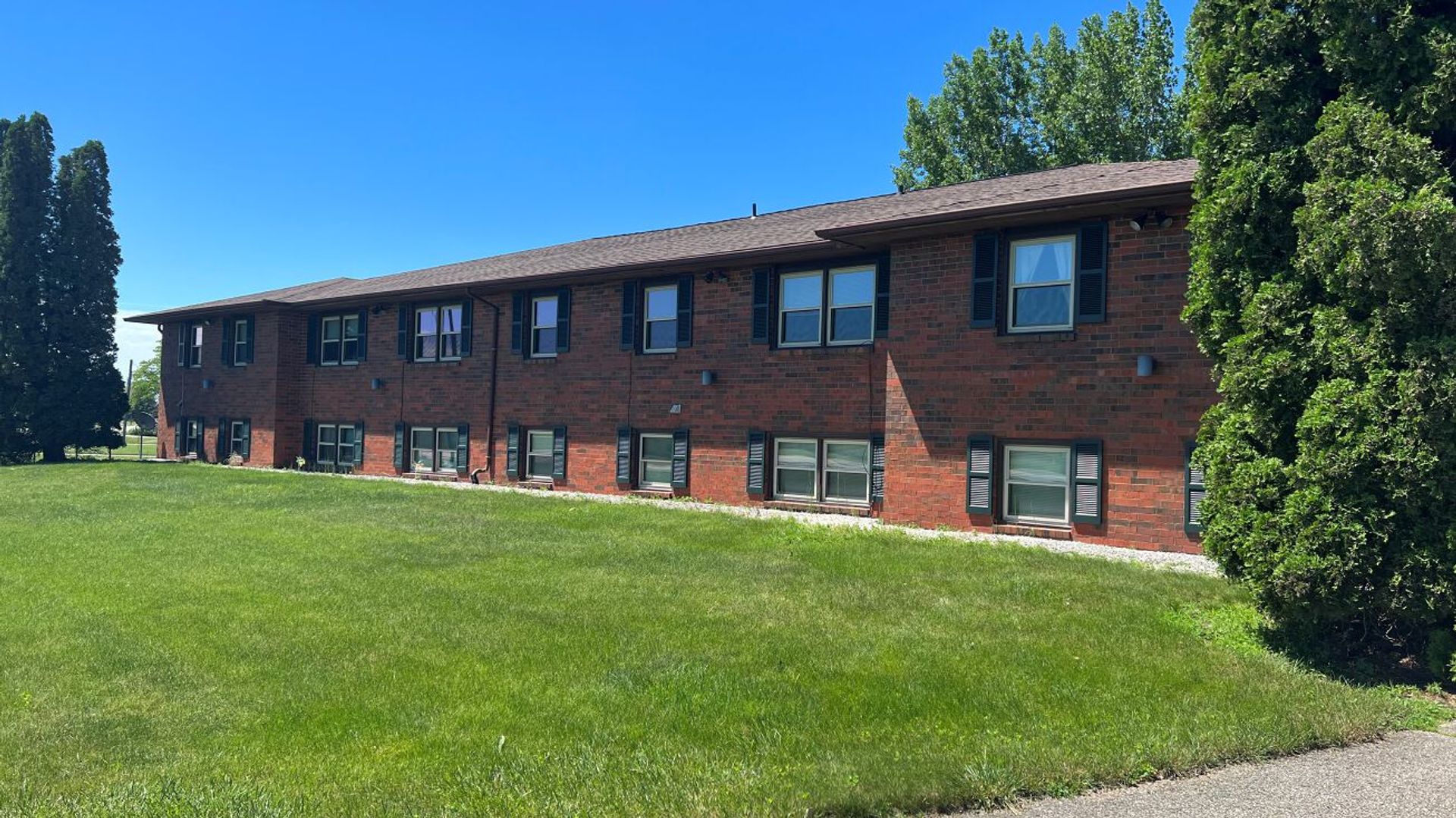 Boone Apartment: 221 Cpl Roger Snedden Dr
