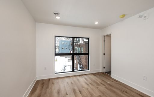 Listing photo thumbnail