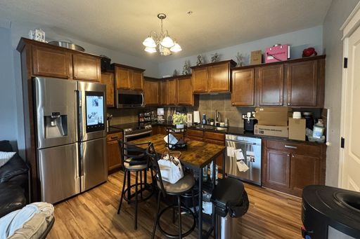 Listing photo thumbnail