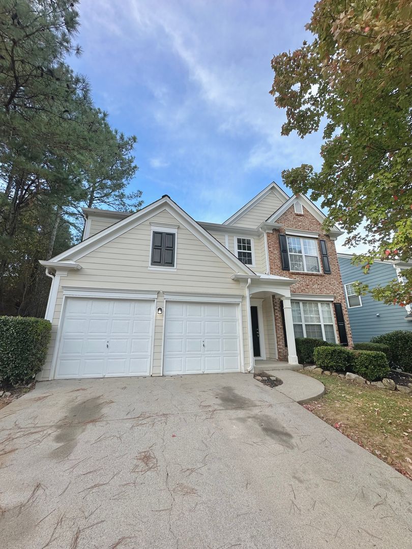 Cumming House: 5895 Bennett Pkwy