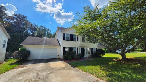Charming 3BR Home with Sunroom & Fireplace – photo 1