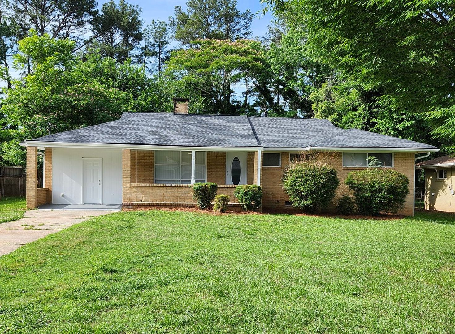 Decatur House: 3415 Hyland Dr