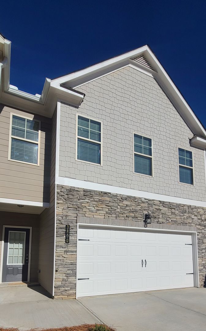 Oakwood House: 3800 Prospect Point Drive