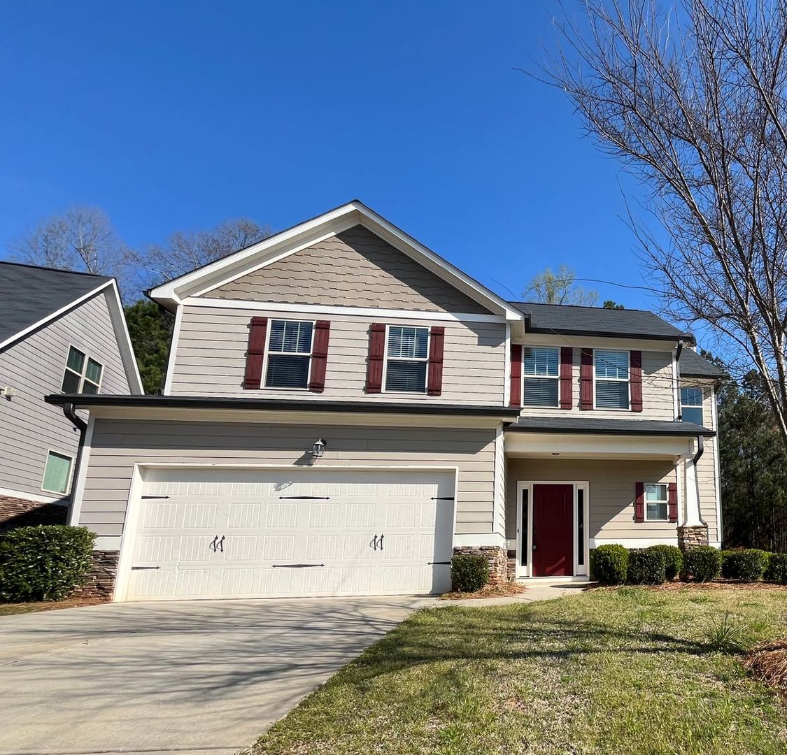 Dawsonville House: 106 Gunier Cir