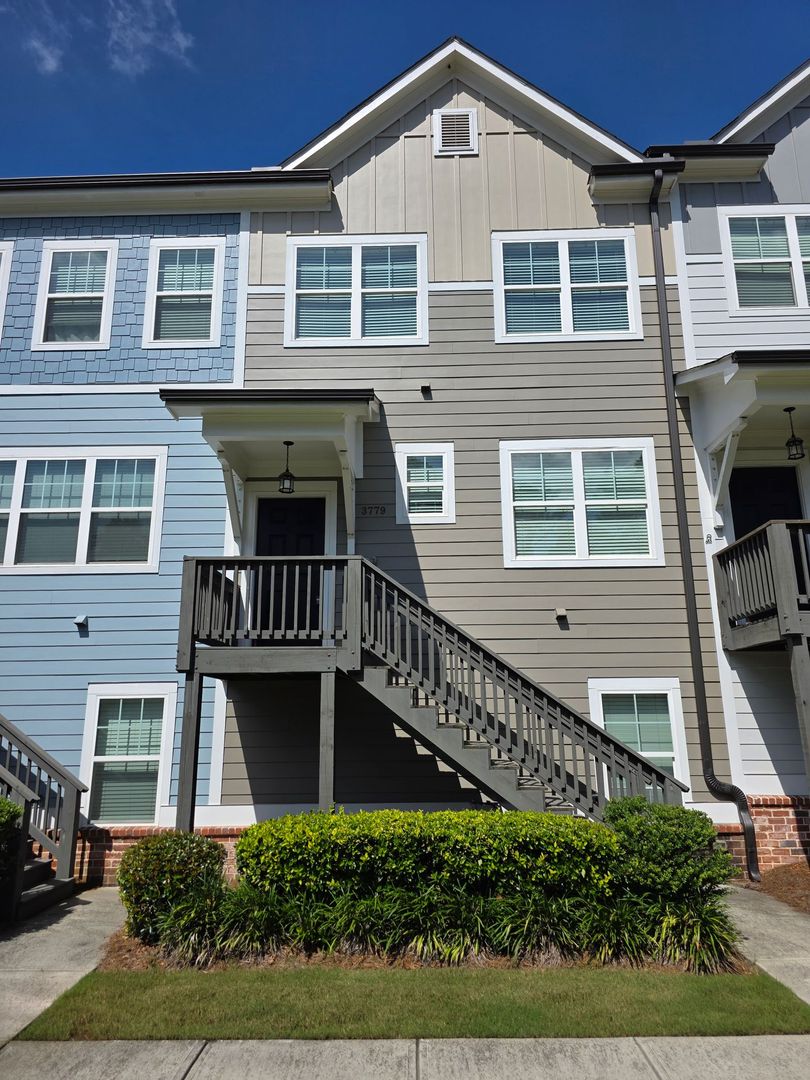 Doraville House: 3779 Oxford Circle