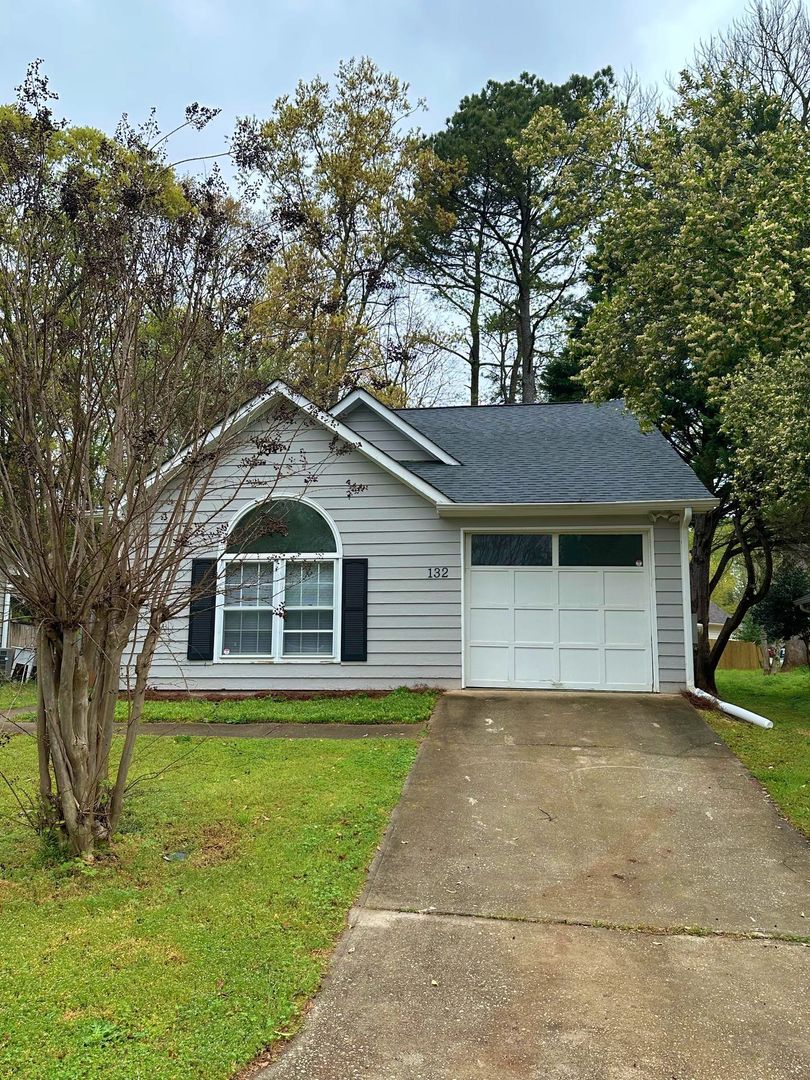 Athens House: 132 Wakefield Trce