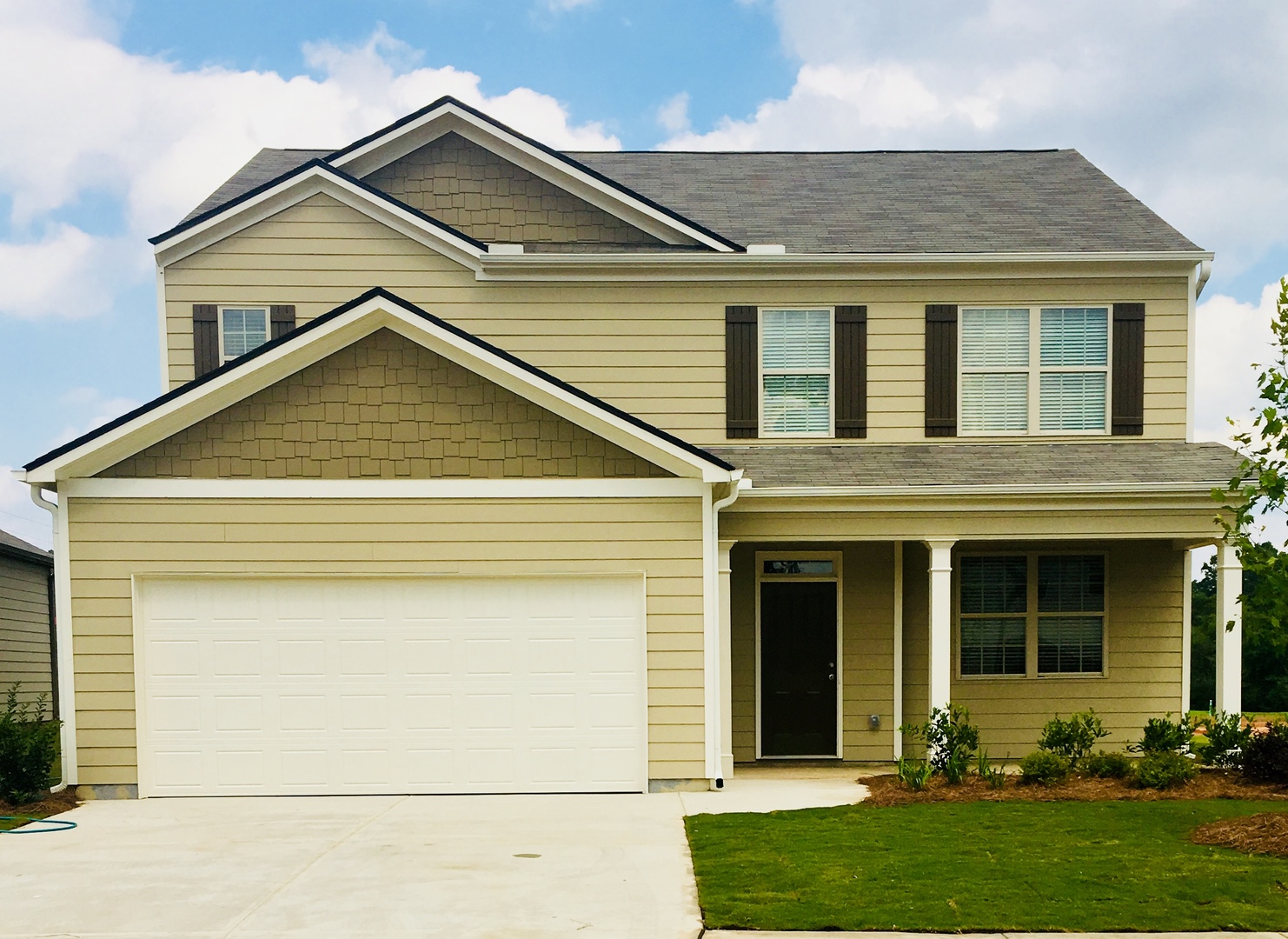 5 Beds, 2.5 Baths –  Dawsonville Dream Home!!