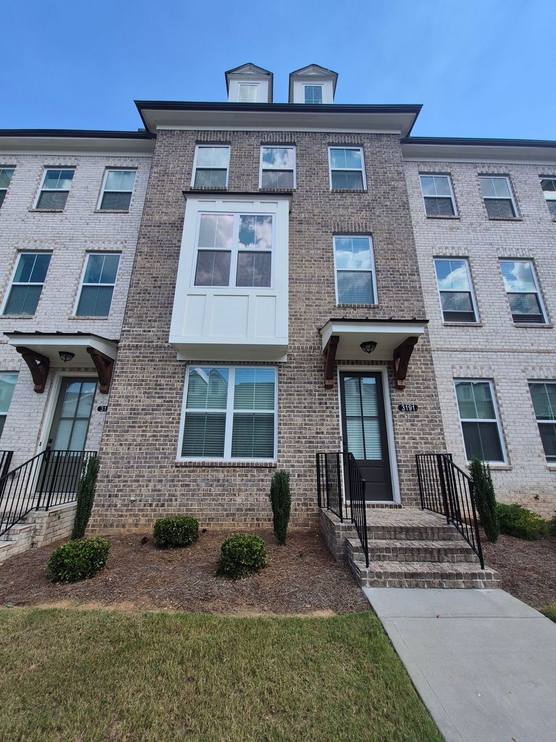 Suwanee House: 3191 Bartee Walk