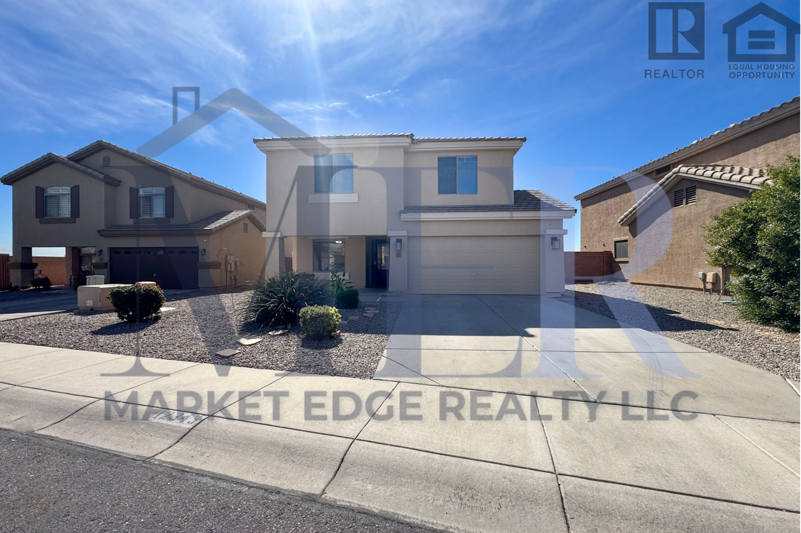 Avondale House: 12343 W Devonshire Ave