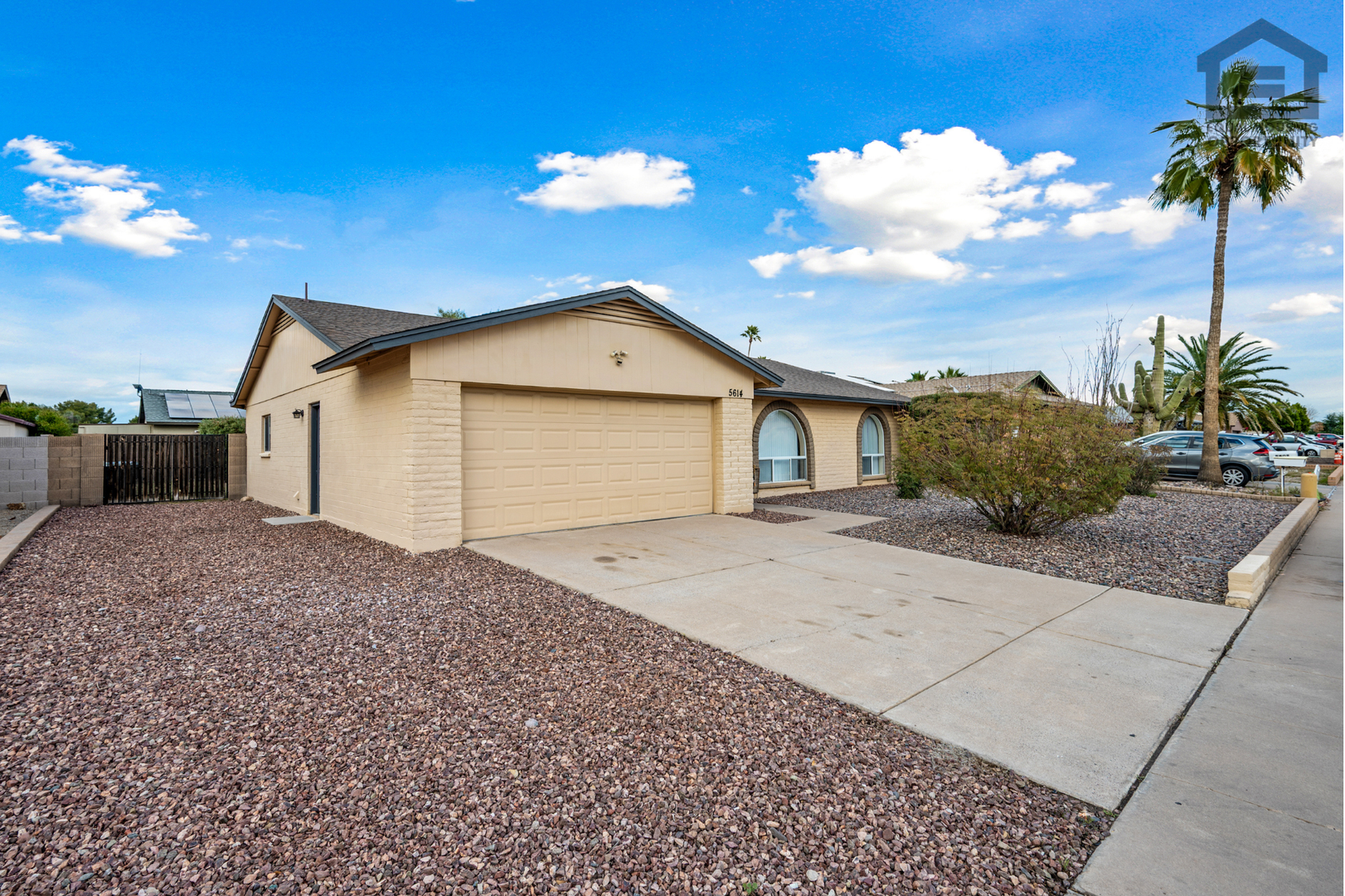 Glendale House: 5614 W Hearn Rd