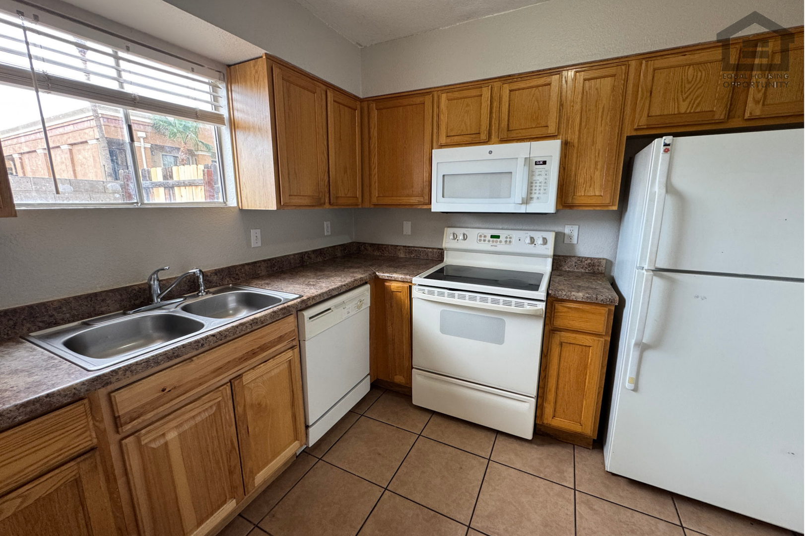Mesa Apartment: 1765 E Pepper Cir