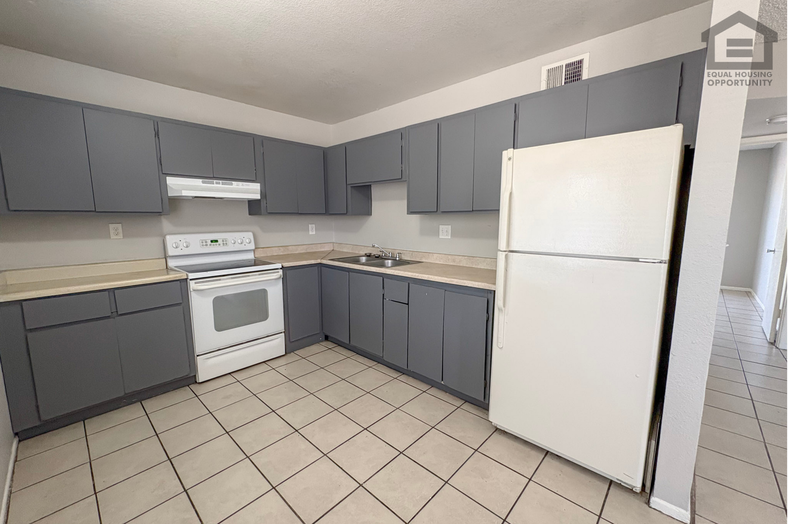 Phoenix Apartment: 15605 N 29th St