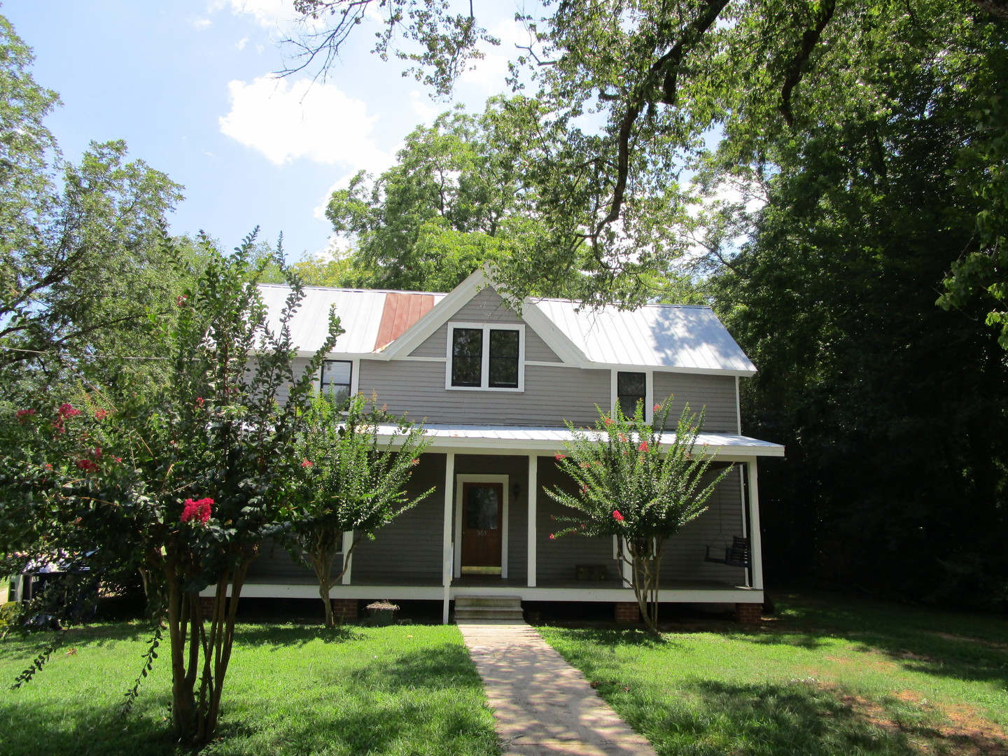 Athens House: 565 Nantahala Avenue C