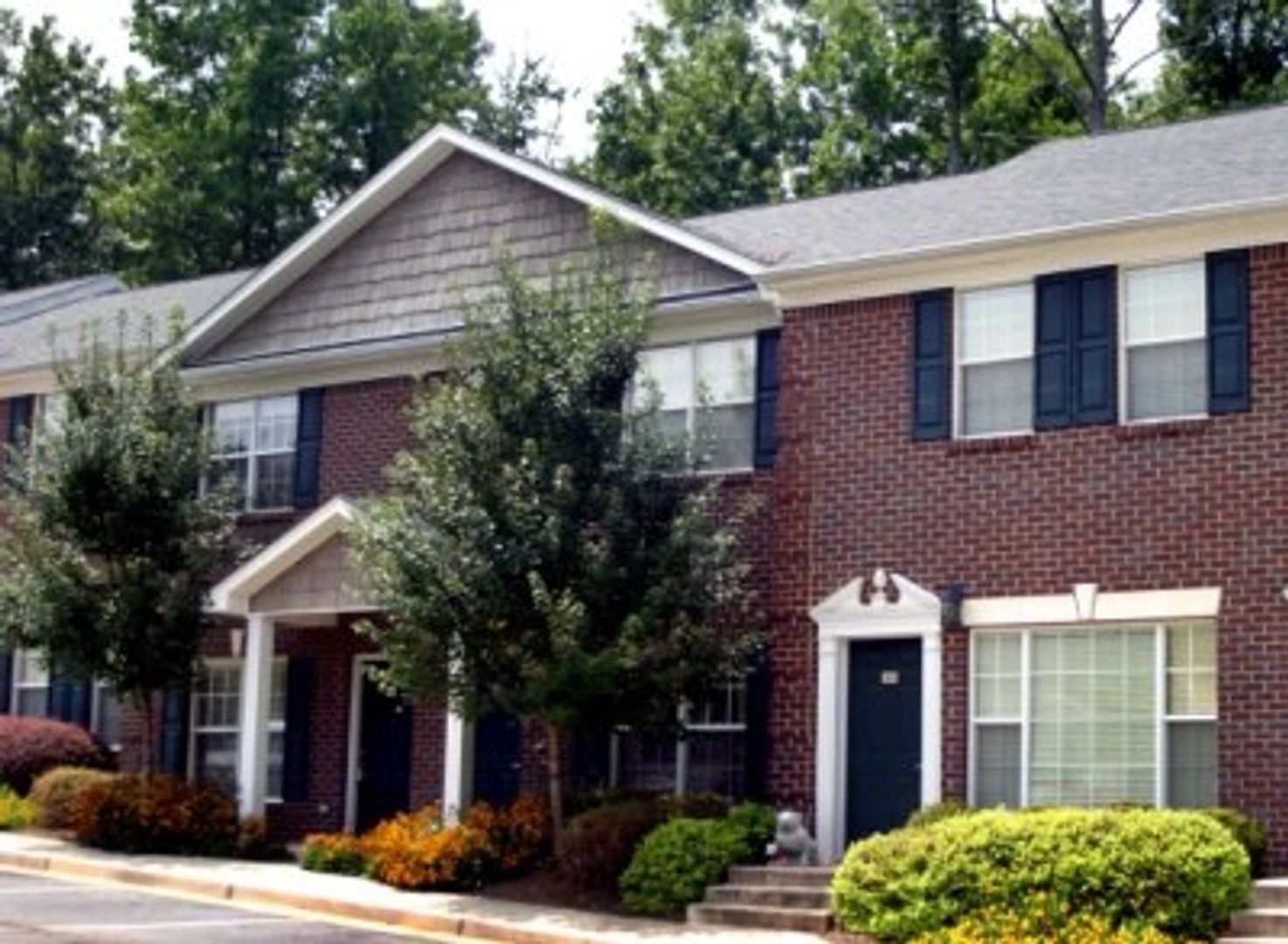 Athens Townhome: 101 Woodlake Drive #406