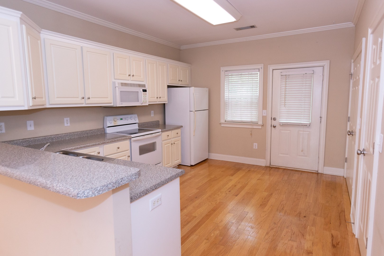 Athens House: 460 Barnett Shoals Rd. Unit B2