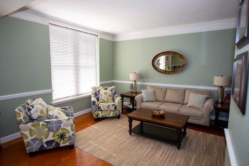1 bedroom in Downtown Athens! Walk to campus! – photo 1