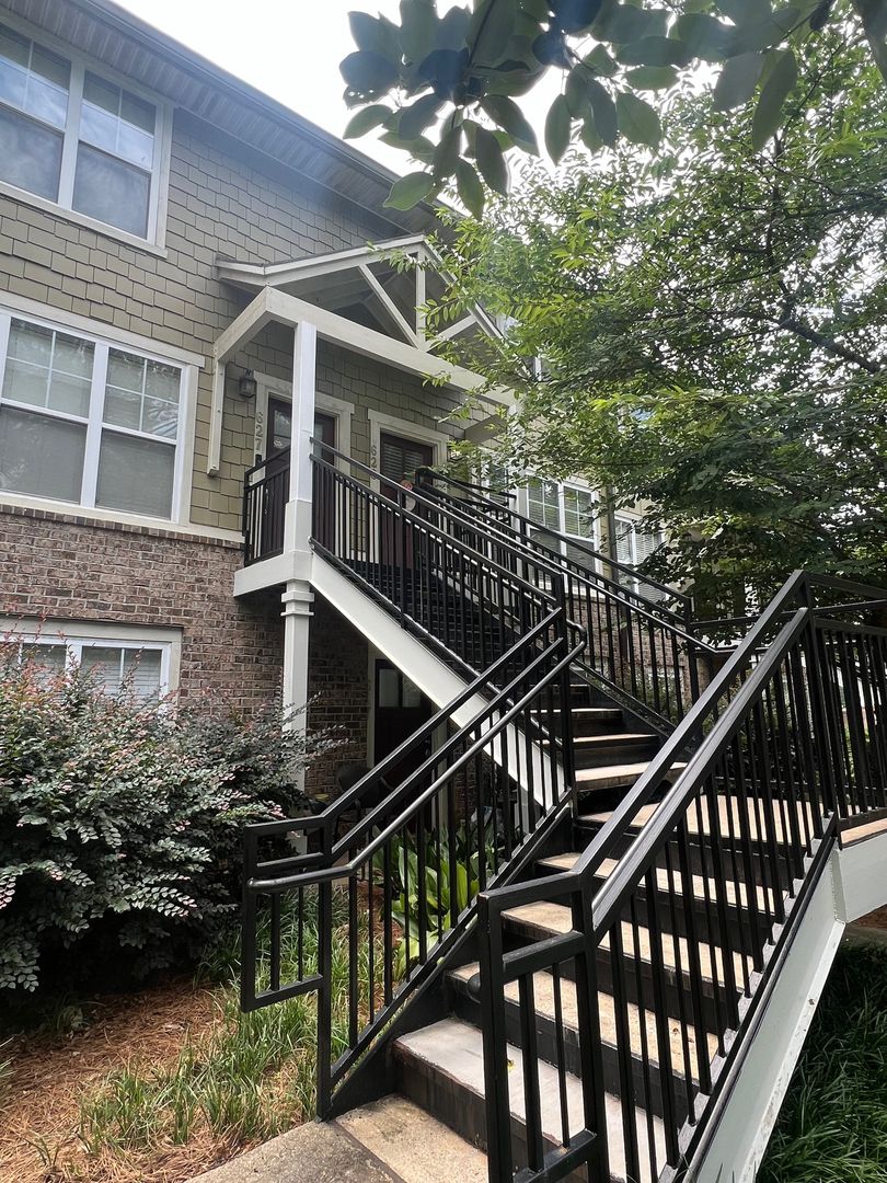 Athens Townhome: 490 S. Barnett Shoals #628