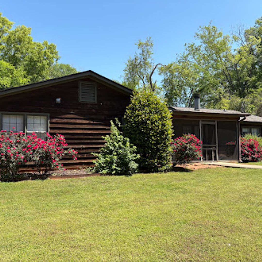 Athens House: 440 Yonah Ave.