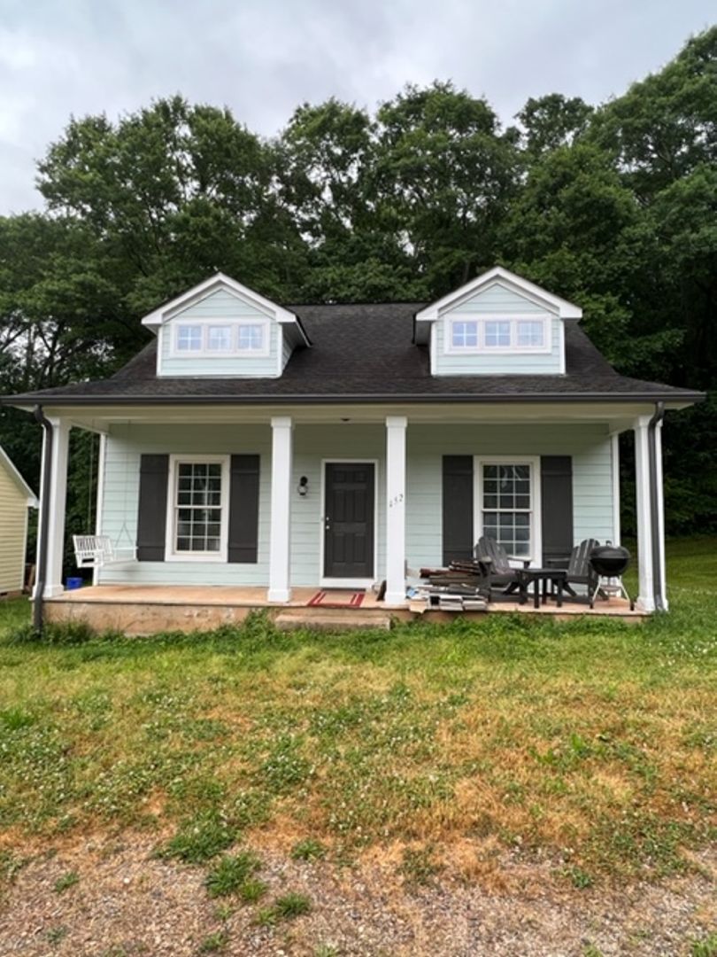 Athens House: 152 Trail Creek St.