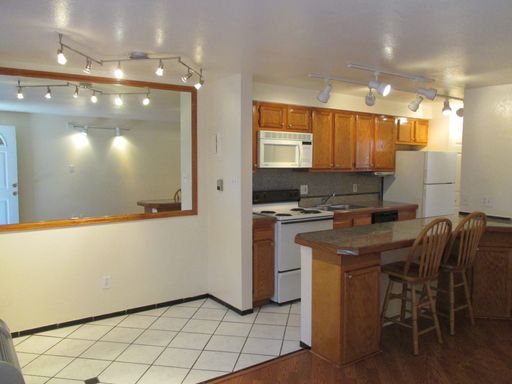 Pet-friendly 1 BD in SoBo available for 2027 MOVE-IN! (640-204) – photo 1