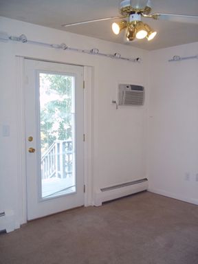 Pet-friendly PRIVATE ROOM in South Boulder. Month-to-Month! (HP-8Fb)