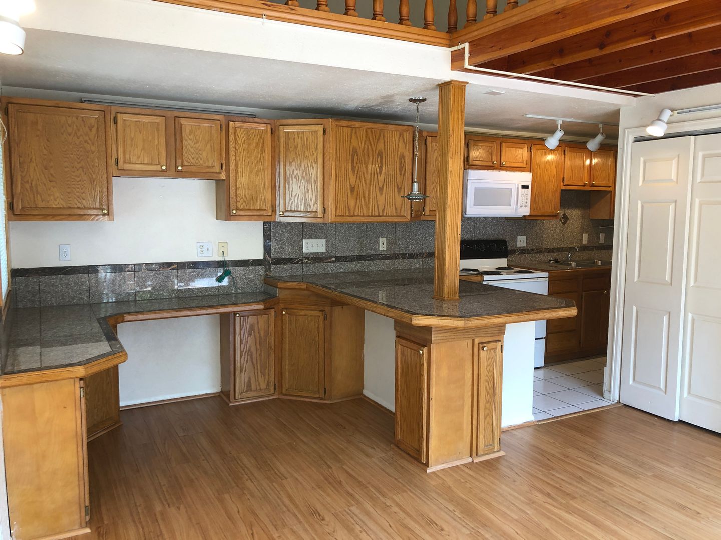 Boulder Apartment: 1055 30th St.