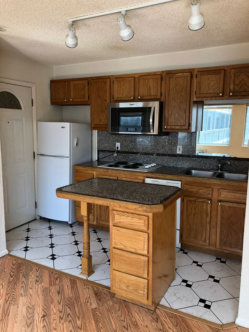 Boulder Apartment: 1811 Folsom St.