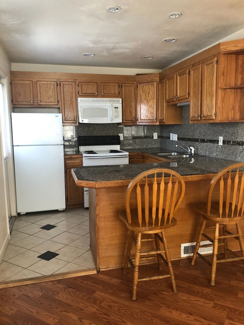 Boulder Apartment: 770 30th St.