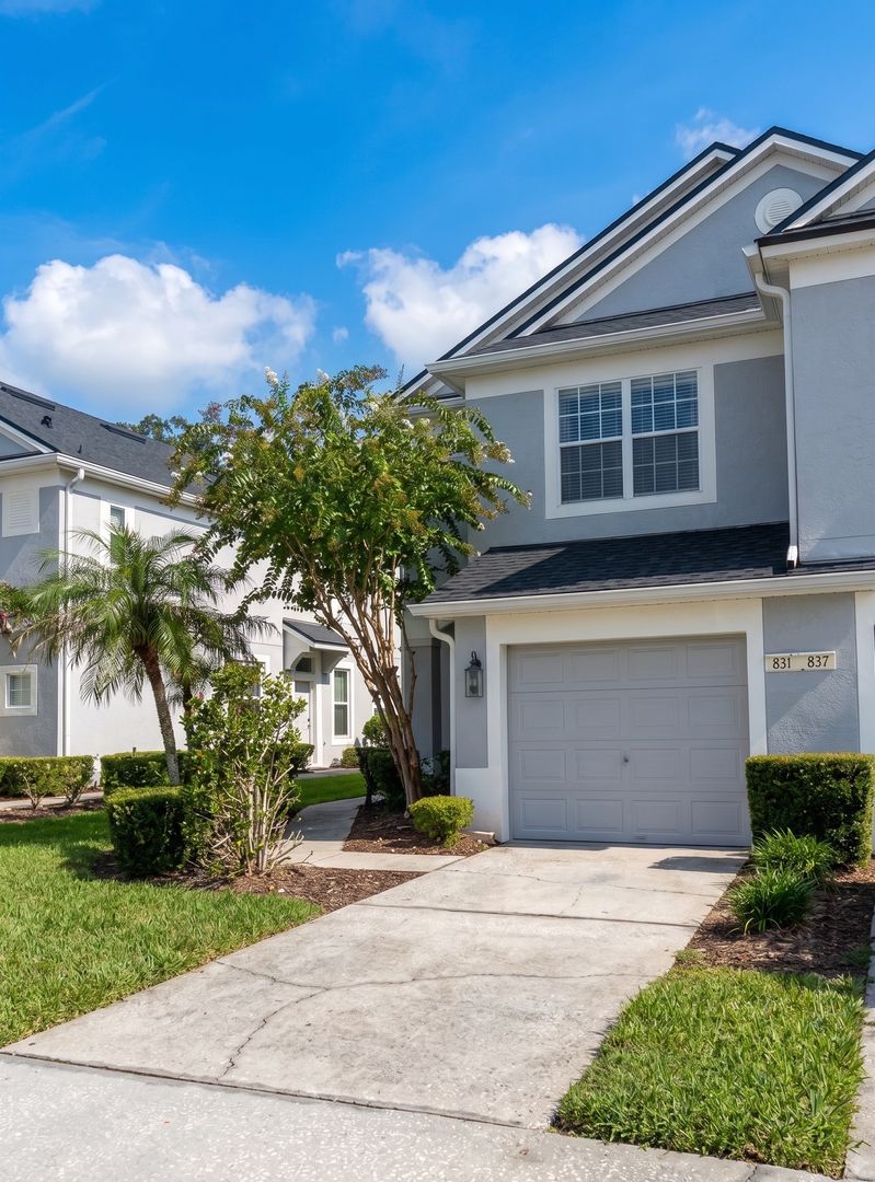Orlando Townhome: 831 Enclair St