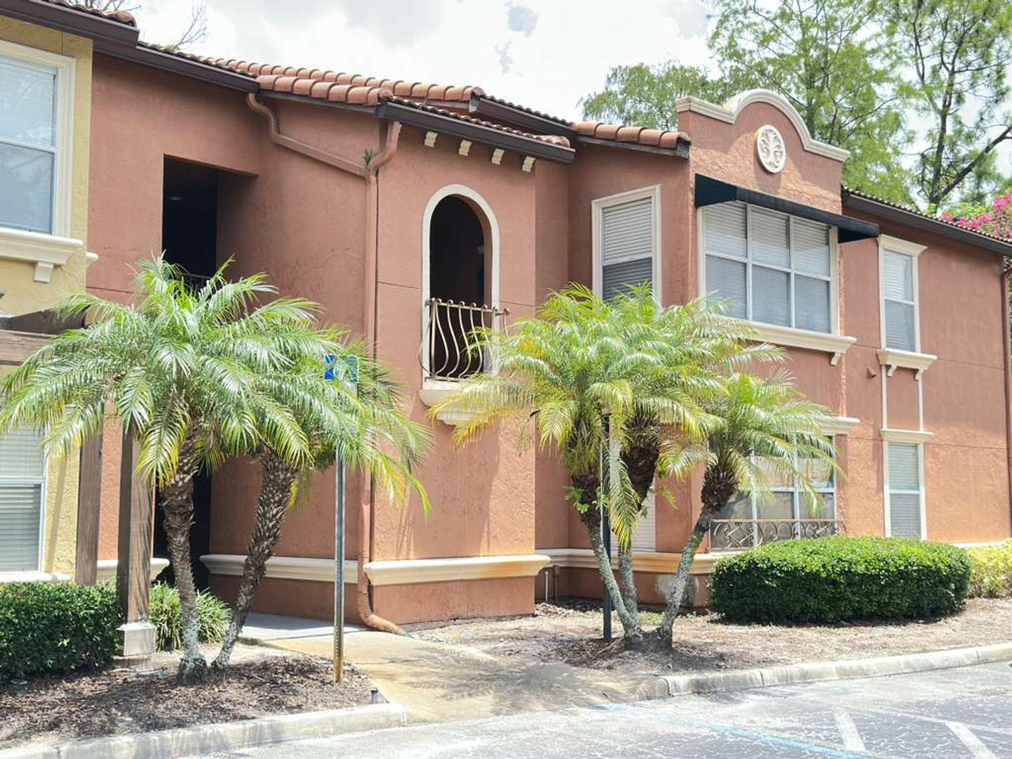 Orlando Condo: 5104 Conroy Rd. #227
