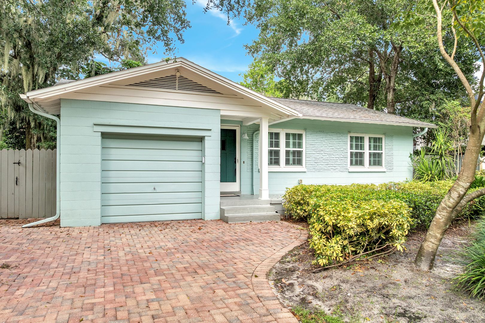 Winter Park House: 1835 Edwin Blvd