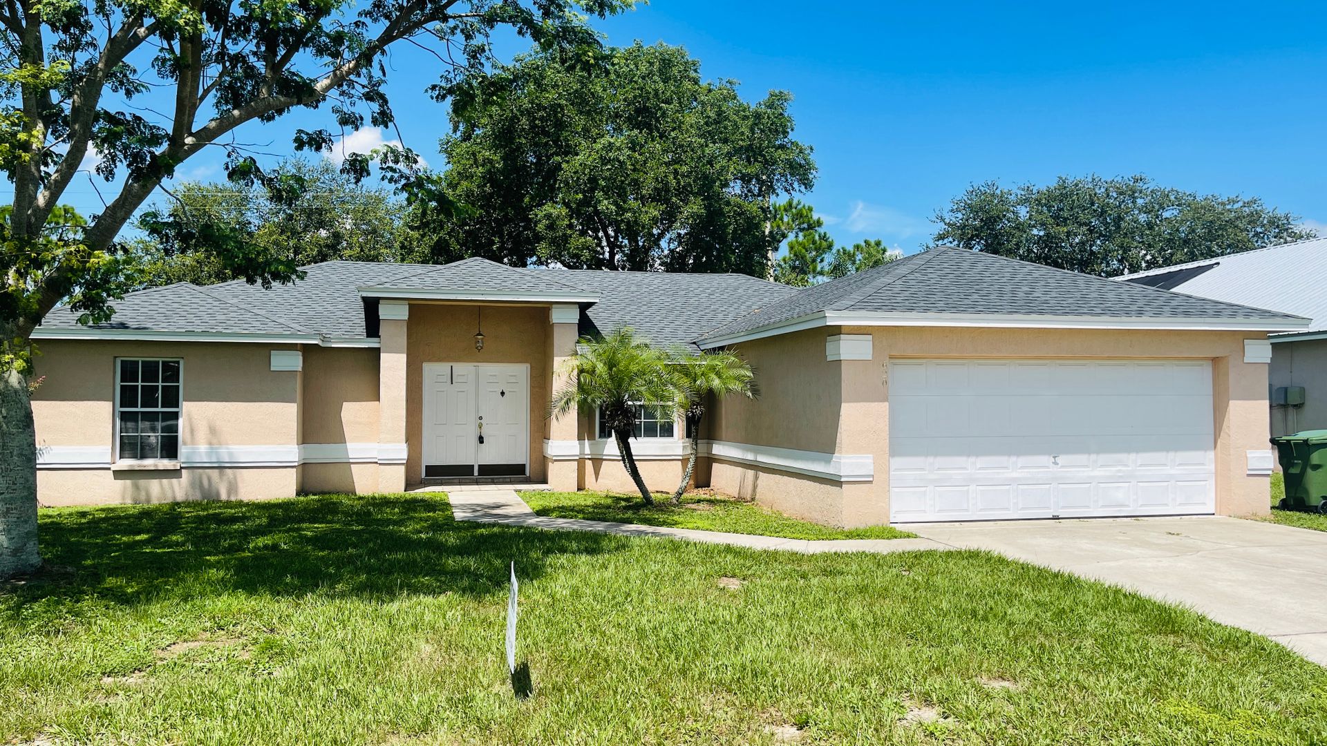 Winter Haven House: 620 Reflections Loop W