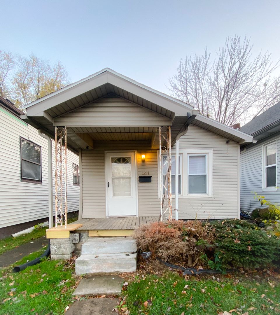 Evansville House: 1231 E. Illinois St.