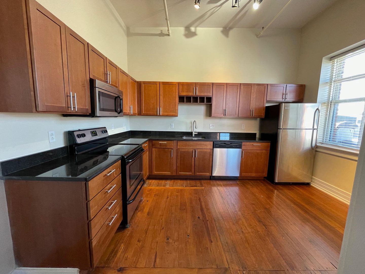 Richmond Apartment: 213 E Broad Street
