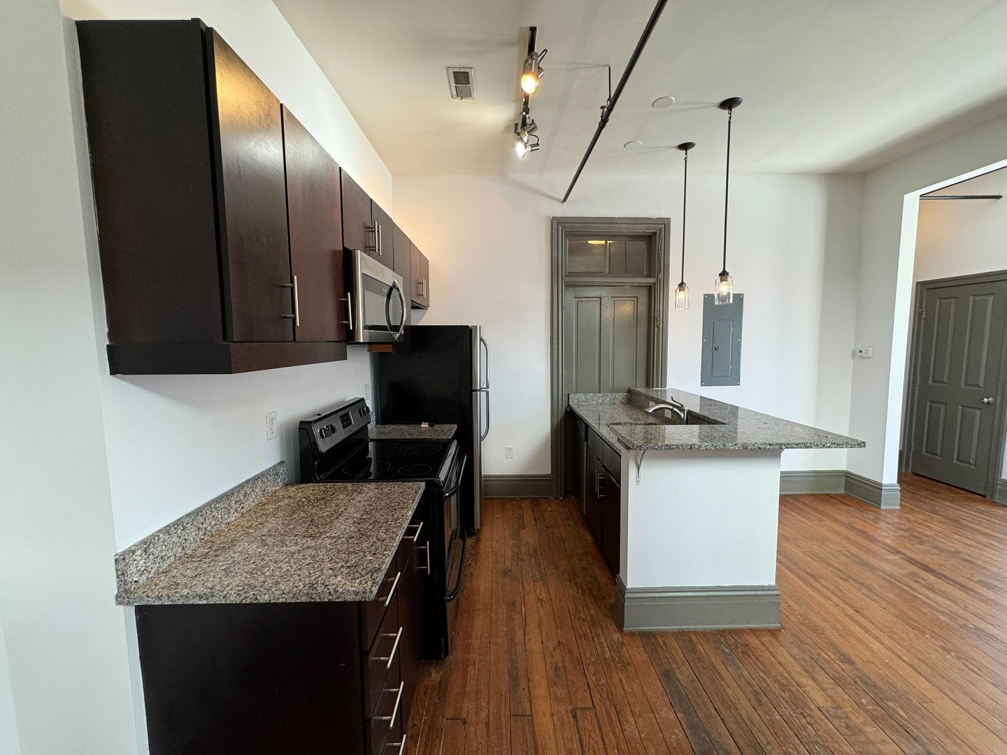 Richmond Apartment: 1100 Hull Street