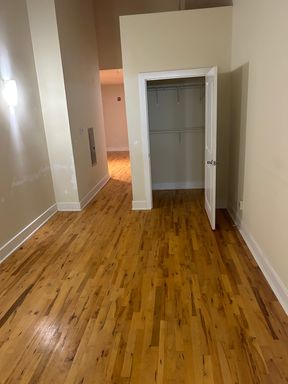 RARE! Morton's 105, 1st month rent due October 1st! – photo 1