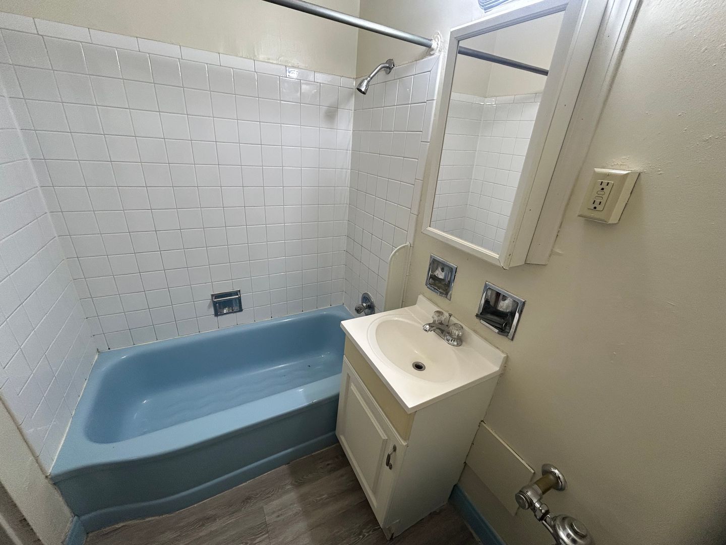 1029 E Knapp St 8 of 8