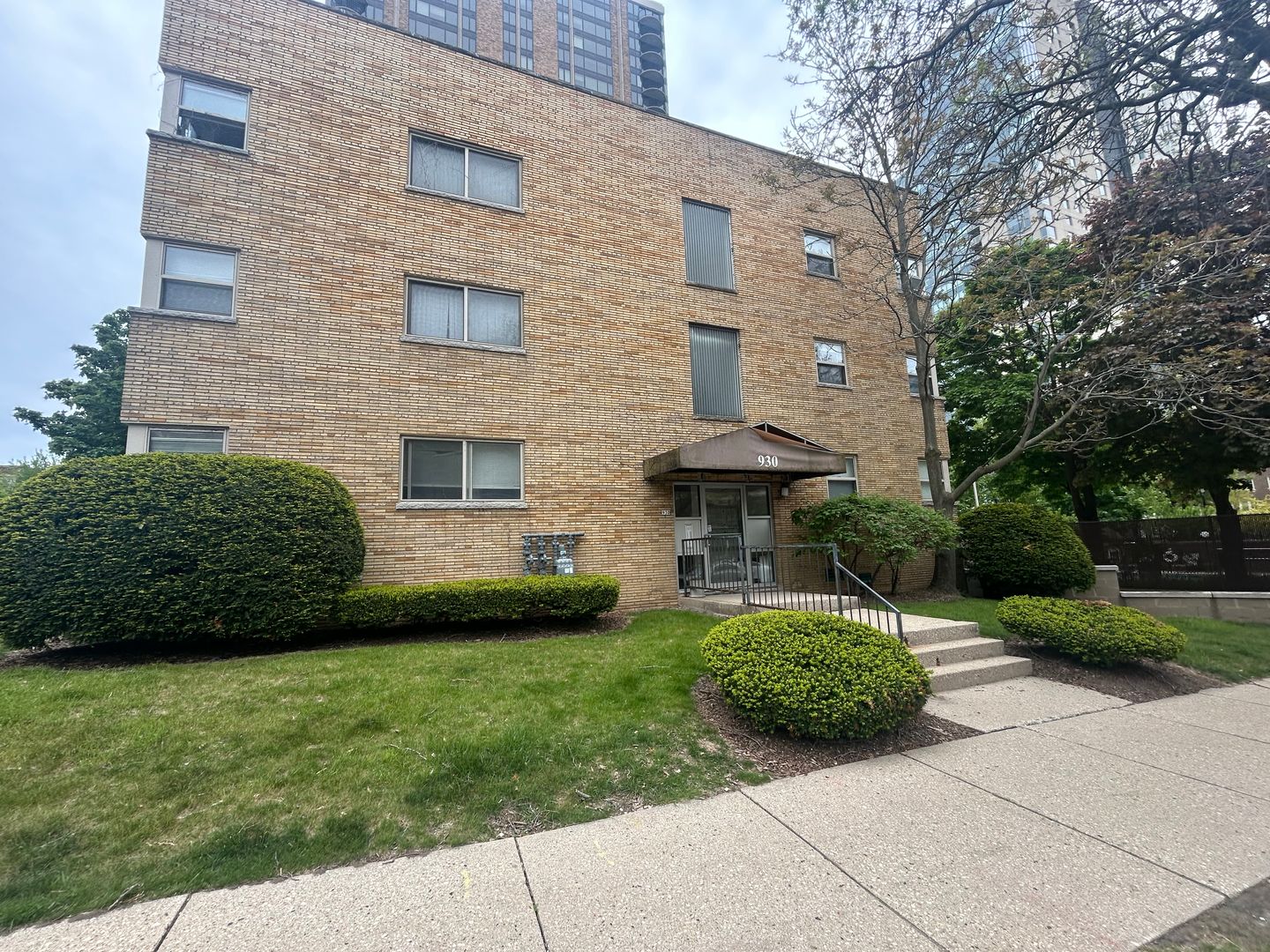 Milwaukee Apartment: 930 N Marshall St.