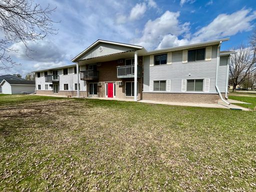 Cozy and Charming 2 Bedroom w/ parking Included!
